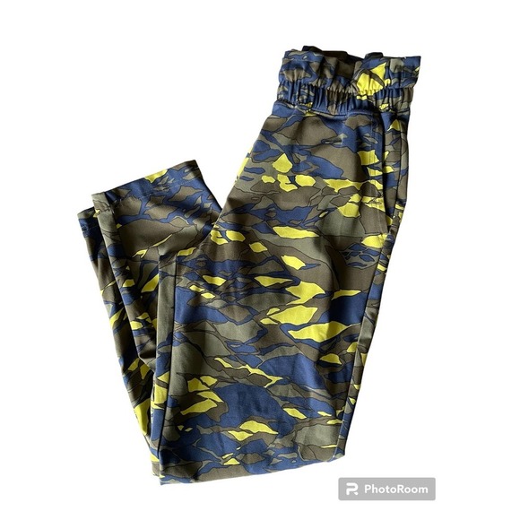 Pureluxe by Fabletics Margo Camo **size small** - Picture 4 of 7